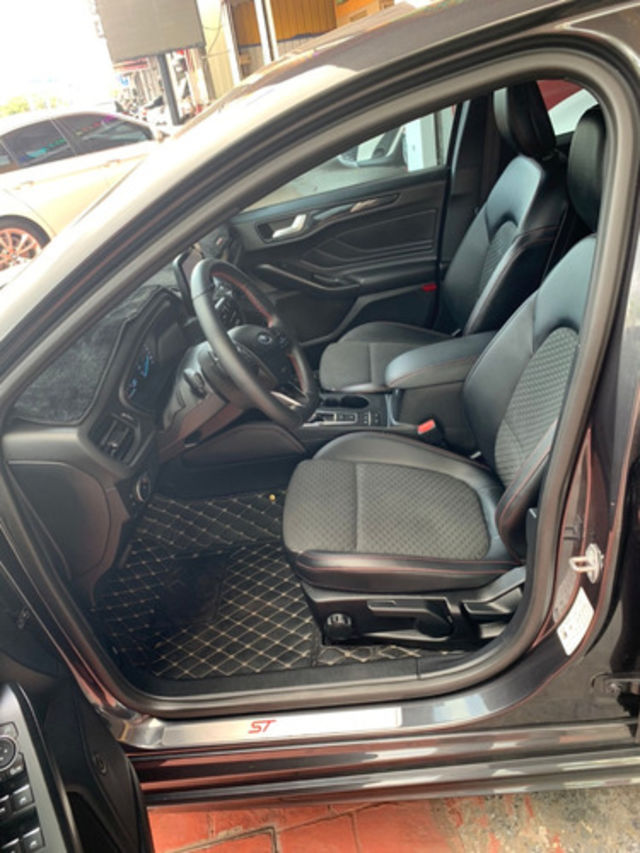 FORD福特 FOCUS ST  第15張相片