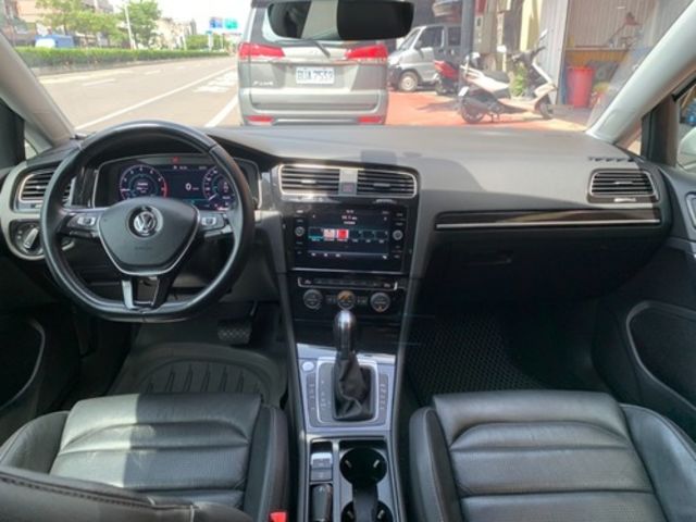 VOLKSWAGEN福斯 GOLF VARIANT  第5張相片