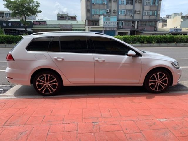 VOLKSWAGEN福斯 GOLF VARIANT  第10張相片