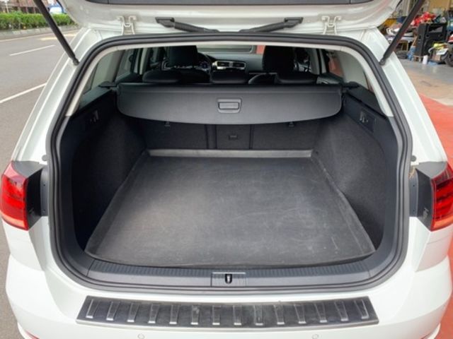 VOLKSWAGEN福斯 GOLF VARIANT  第12張相片