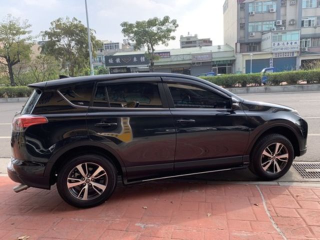 TOYOTA豐田 RAV4  第9張相片