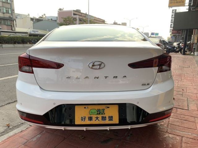HYUNDAI現代 ELANTRA  第4張相片
