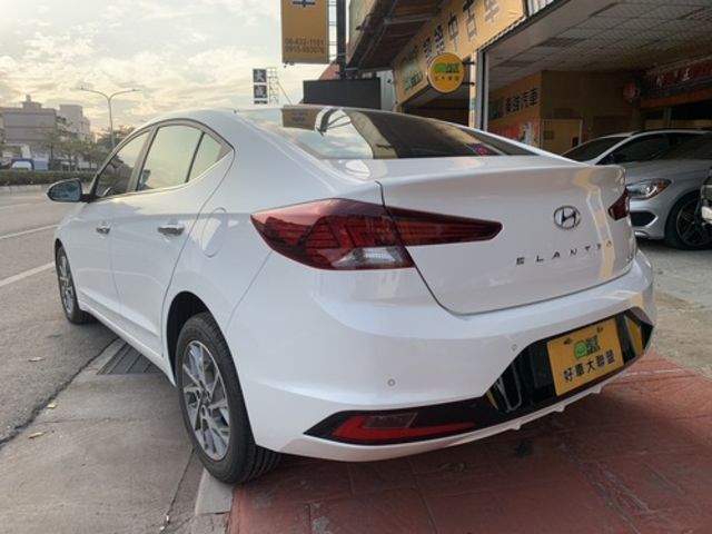HYUNDAI現代 ELANTRA  第8張相片
