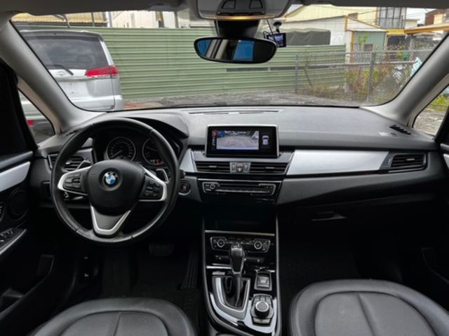 BMW寶馬 218D  第6張相片