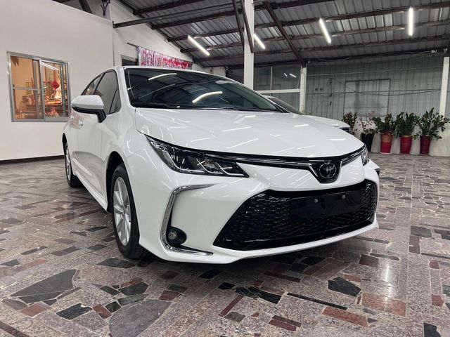 TOYOTA豐田 ALTIS  第3張相片