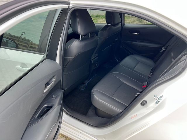 TOYOTA豐田 COROLLA ALTIS HYBRID  第11張相片