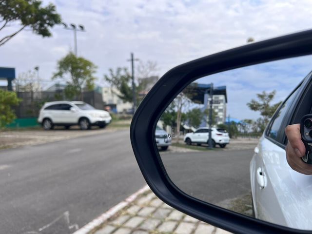 TOYOTA豐田 COROLLA ALTIS HYBRID  第25張相片