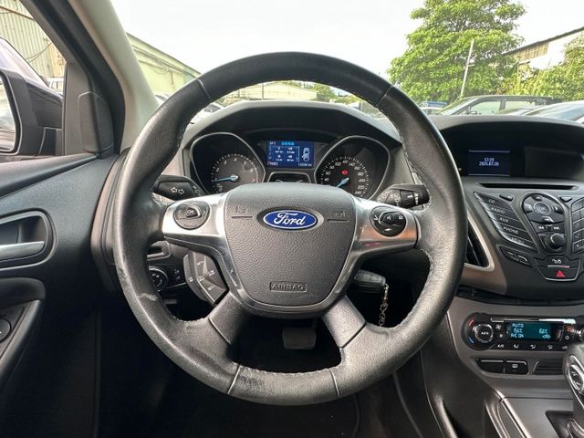 2014年FORD 1.6 FOCUS 僅跑13萬公里 / 原版件 / 定速 / 恆溫 / 整備中  第9張相片