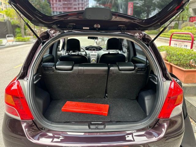 2011年TOYOTA 1.5 YARIS 僅跑9萬公里 / 原版件 / 恆溫 / 電動收折  第6張相片