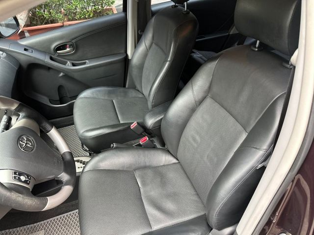 2011年TOYOTA 1.5 YARIS 僅跑9萬公里 / 原版件 / 恆溫 / 電動收折  第7張相片