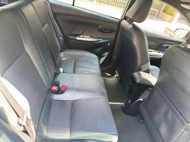 2015年TOYOTA 1.5 YARIS 豪華版 僅跑5.8萬公里 / I-KEY / 恆溫 / 定速 / 原廠保養  第8張相片