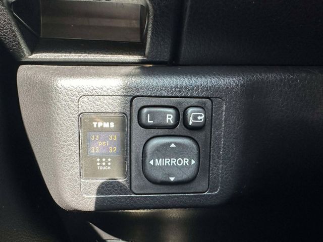 2015年TOYOTA 1.5 YARIS 豪華版 僅跑5.8萬公里 / I-KEY / 恆溫 / 定速 / 原廠保養  第11張相片