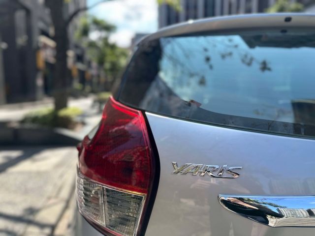 2015年TOYOTA 1.5 YARIS 豪華版 僅跑5.8萬公里 / I-KEY / 恆溫 / 定速 / 原廠保養  第13張相片