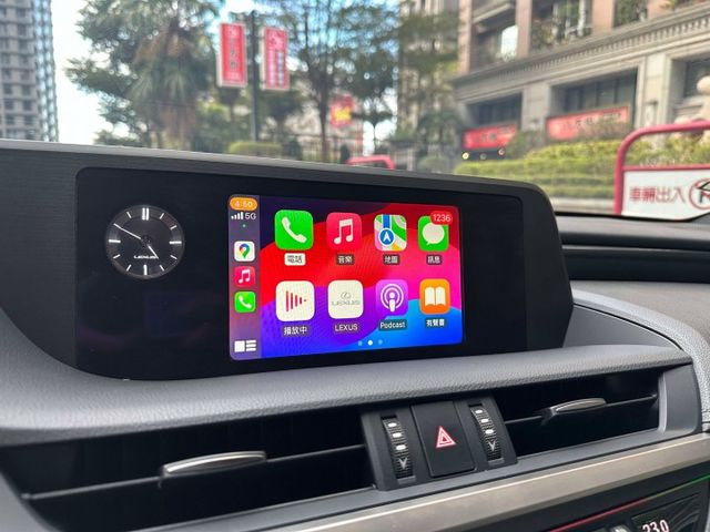 2020年LEXUS 2.0 ES200 僅跑5.7萬公里 / 原版件 / 跟車 / CARPLAY / 座椅加熱  第13張相片