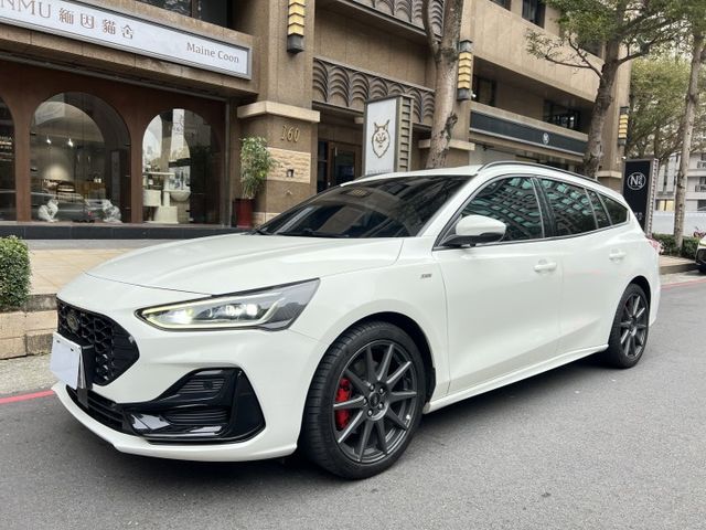 2023年FORD 1.5 Focus Wagon ST-Line Vignale  原版件 / 電動尾門 / 抬顯  第3張相片