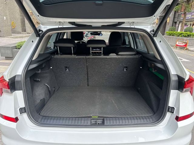 2022年SKODA 1.0 KAMIQ 豪華動能版 / 原版件 / 跟車 / LED頭燈 / 電動尾門  第6張相片