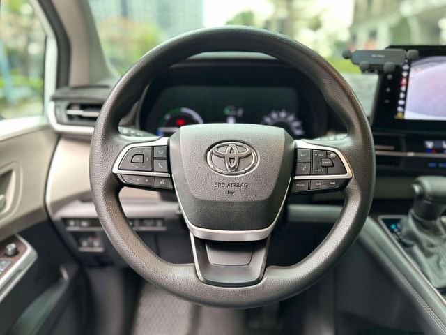 2021年TOYOTA 2.5 SIENNA HV 八人座 / 環景影像 / 跟車 / 車道維持 / 安卓機 /  第10張相片