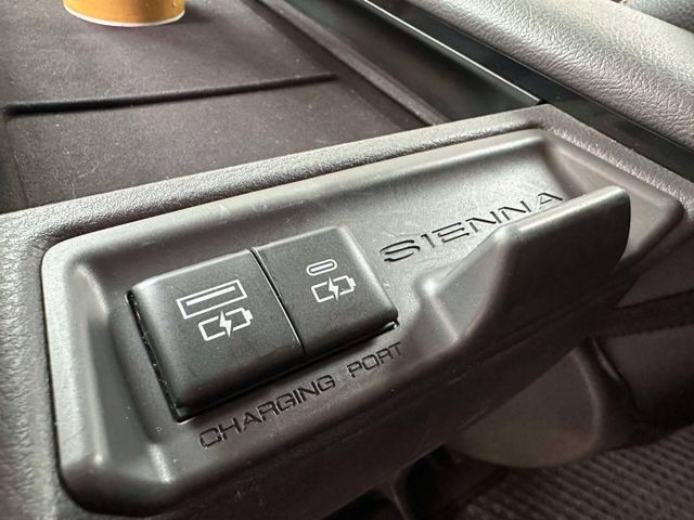 2021年TOYOTA 2.5 SIENNA HV 八人座 / 環景影像 / 跟車 / 車道維持 / 安卓機 /  第14張相片