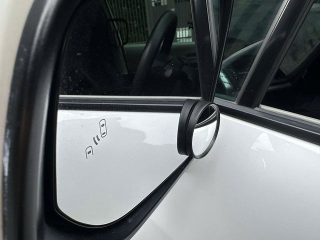 2021年TOYOTA 2.5 SIENNA HV 八人座 / 環景影像 / 跟車 / 車道維持 / 安卓機 /  第17張相片
