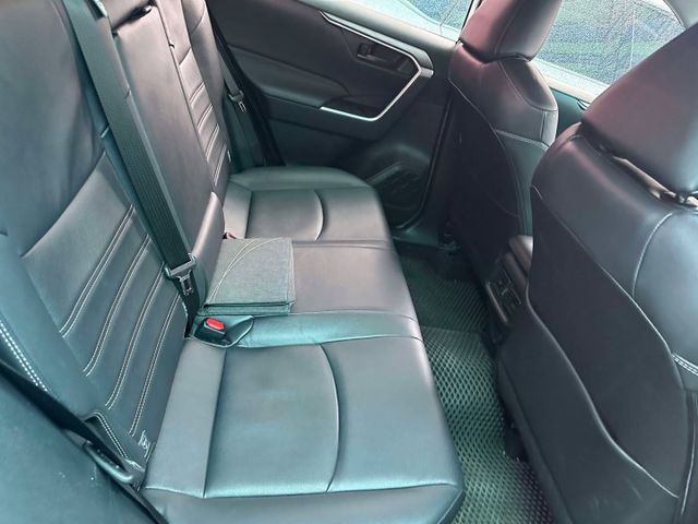 2021年TOYOTA 2.0 RAV4 僅跑5.5萬公里 / 原版件 / LED頭燈 / 跟車 / 安卓機  第3張相片