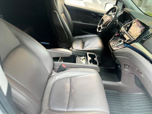 2018年HONDA 3.5 ODYSSEY Touring 僅跑9萬公里/ 雙電動滑門 / 跟車 / 環景 / 通風椅  第7張相片
