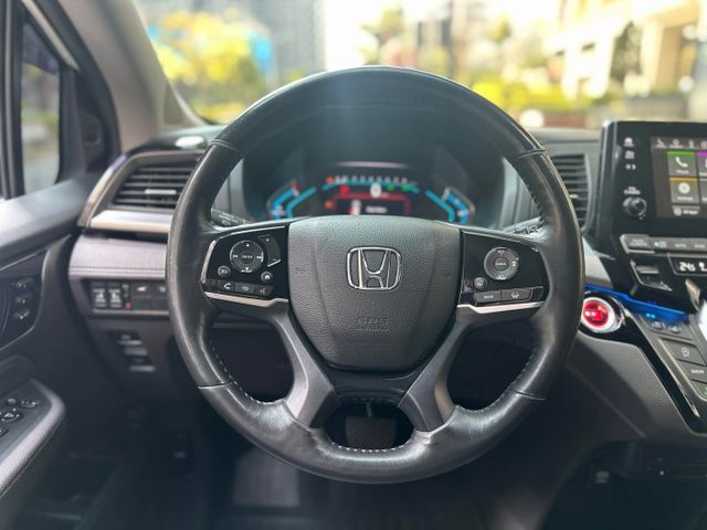 2018年HONDA 3.5 ODYSSEY Touring 僅跑9萬公里/ 雙電動滑門 / 跟車 / 環景 / 通風椅  第10張相片