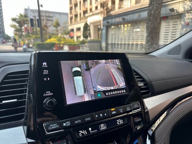 2018年HONDA 3.5 ODYSSEY Touring 僅跑9萬公里/ 雙電動滑門 / 跟車 / 環景 / 通風椅  第19張相片