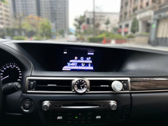 2012年LEXUS 2.5 GS250 HID頭燈 / 定速 / 通風座椅 / 雙前電動椅 / I-KEY /  第9張相片