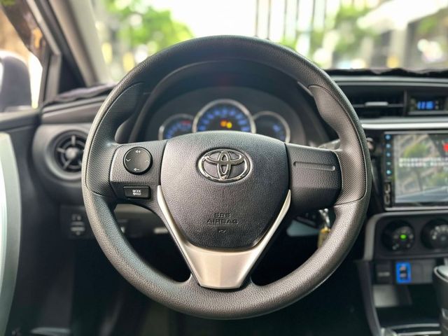 2017年TOYOTA 1.8 ALTIS 僅跑2萬公里 / 原版件 / 原廠保養 / 導航 / 藍芽 / 循跡  第9張相片