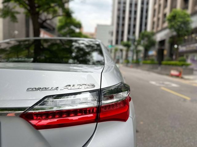 2017年TOYOTA 1.8 ALTIS 僅跑2萬公里 / 原版件 / 原廠保養 / 導航 / 藍芽 / 循跡  第12張相片