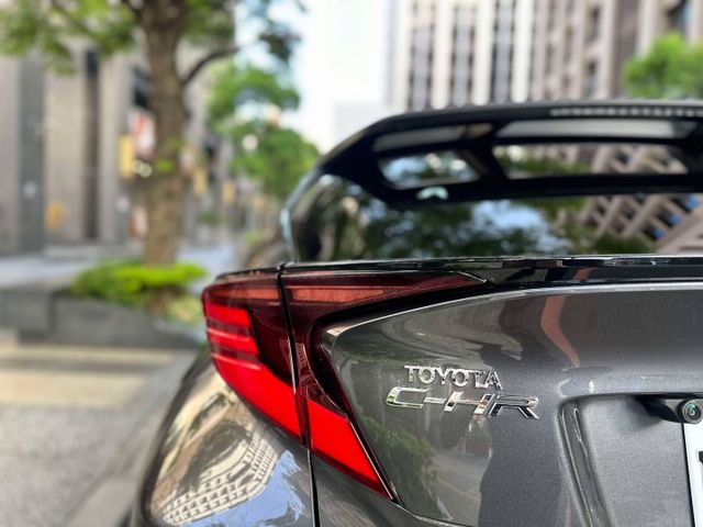 2021年TOYOTA 1.2 CHR 僅跑3萬公里 / 原版件 / LED頭燈 / 環景  / 跟車 / 盲點  第16張相片