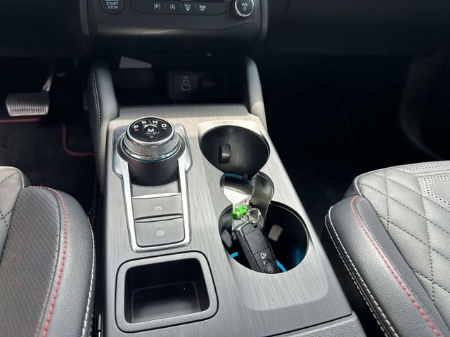 2024年FORD 1.5 FOCUS WAGON Vignale 僅跑1萬公里 / 原廠保固中 / 原版件  第17張相片