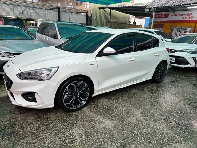 2020年FORD 1.5 FOCUS ST-LINE 僅跑4萬公里 / 原廠3+3保固 / 跟車 / HUD抬顯  第1張相片