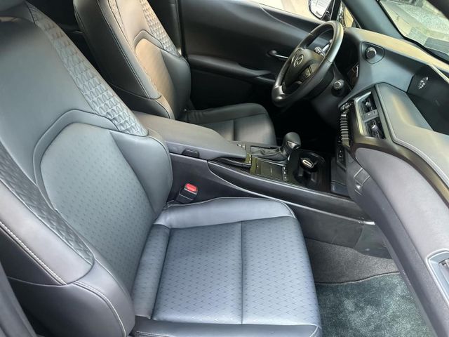 2020年LEXUS 2.0 UX200 僅跑3.2萬公里 / 原版件 / 跟車 / 雙電動椅 / CARPLAY  第7張相片