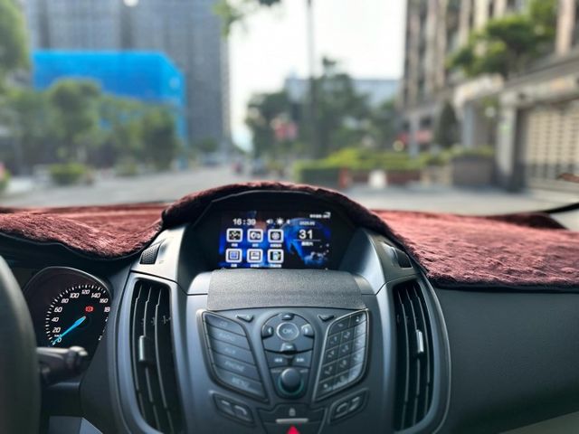 2016年FORD 1.5 KUGA 僅跑12萬公里 / 全原廠保養 / 原版件 / 恆溫 /  第11張相片