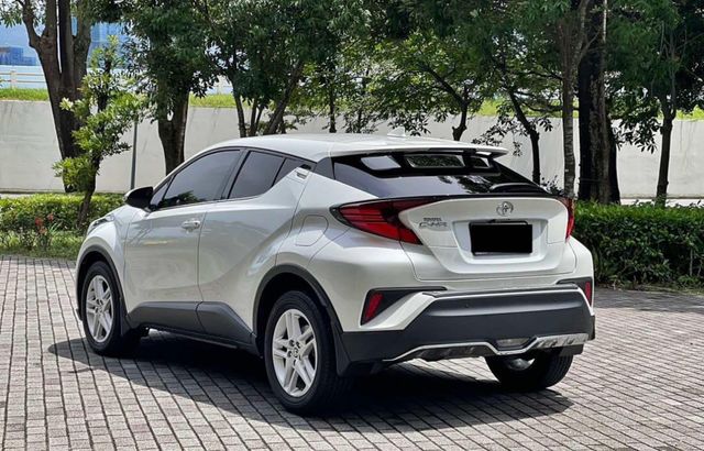 2020年TOYOTA 1.2 CHR 僅跑3萬公里 / 原版件 / 跟車 / 電動椅 / 環景 / 盲點  第2張相片