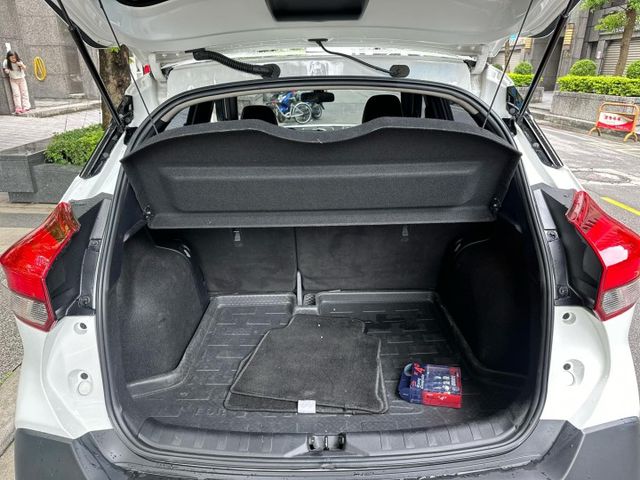 2019年NISSAN 1.5 KICKS 僅跑8.7萬公里 / 原版件 / 盲點 / 環景影像 / LED頭燈  第14張相片