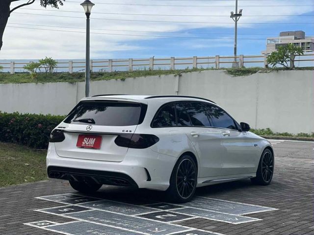 2017年BENZ 3.0 AMG C43 Estate 旅行車 總代理 僅跑7.3萬公里  第5張相片
