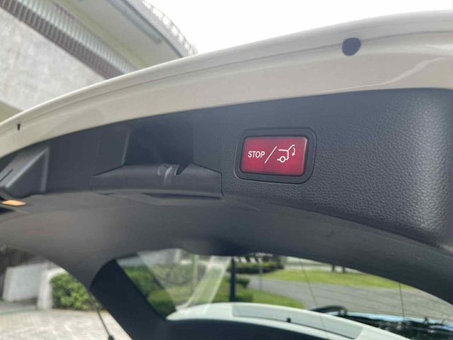 2017年BENZ 3.0 AMG C43 Estate 旅行車 總代理 僅跑7.3萬公里  第9張相片