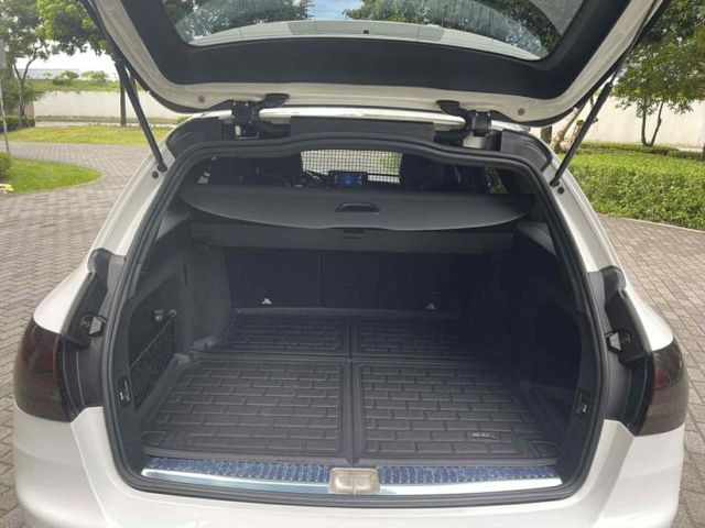 2017年BENZ 3.0 AMG C43 Estate 旅行車 總代理 僅跑7.3萬公里  第11張相片