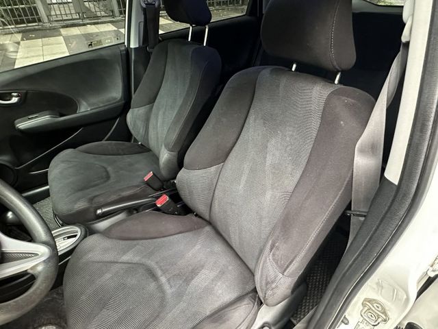 2011年HONDA 1.5 FIT VTI-S 僅跑12萬公里 / 原版件 /  優質代步車 / 換檔撥片  第6張相片