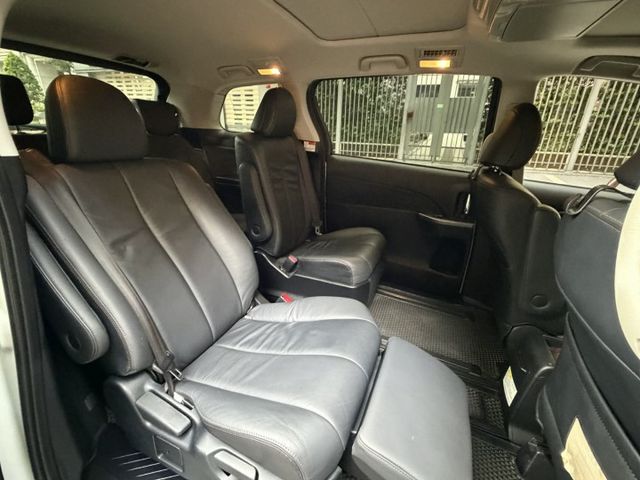 2017年TOYOTA 2.4 PREVIA 豪華版 / 雙電動滑門 / 電動尾門 / 全景天窗 / 環景影像  第9張相片