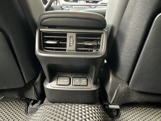 2020年 LEXUS ES200 2.0 豪華中大型房車 只跑 5.7萬公里，里程漂亮，原版件保證  第12張相片