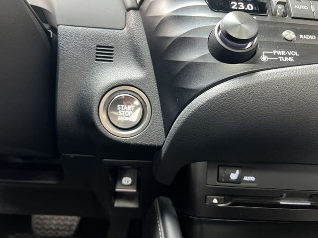 2020年 LEXUS ES200 2.0 豪華中大型房車 只跑 5.7萬公里，里程漂亮，原版件保證  第19張相片