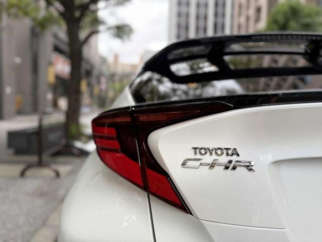 2020年TOYOTA 1.2 CHR 豪華版 / 僅跑4.5萬公里 / 原版件 / 跟車 / 環景影像 / 盲點  第18張相片