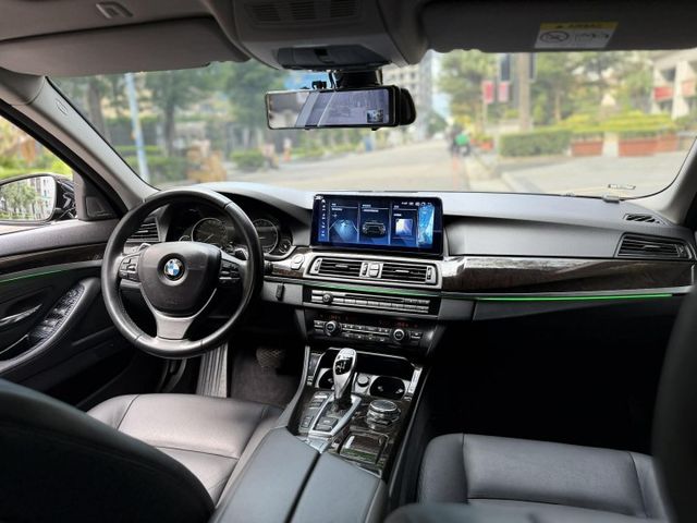 2015年BMW 2.0 F10 528I 僅跑14萬公里 / 安卓機 / H/K音響 / 摸門  第11張相片