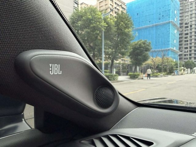 2024年TOYOTA 2.4 CROWN AWD 皇家版 僅跑2.4萬公里 / 原版件 / 原廠保固中  第16張相片