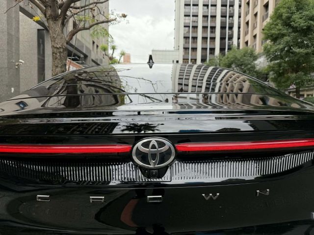 2024年TOYOTA 2.4 CROWN AWD 皇家版 僅跑2.4萬公里 / 原版件 / 原廠保固中  第20張相片