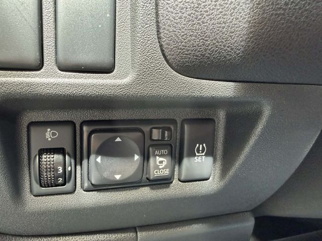 2017年NISSAN 1.5 MARCH 頂規 僅跑5.4萬公里 / 原版件 / I-KEY / 全原廠保養  第12張相片