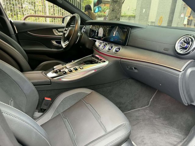 2023年M.BENZ AMG GT43 4MATIC 僅跑2.3萬公里 / 原版件 / 全原廠保養 / 跑排  第7張相片